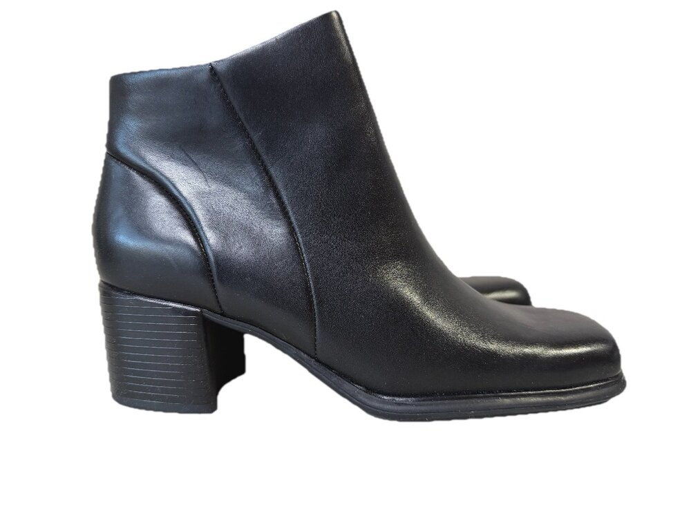 NWT White Mountain Fairchild II Ankle Boots Black Womens US 10 Boot Size 10